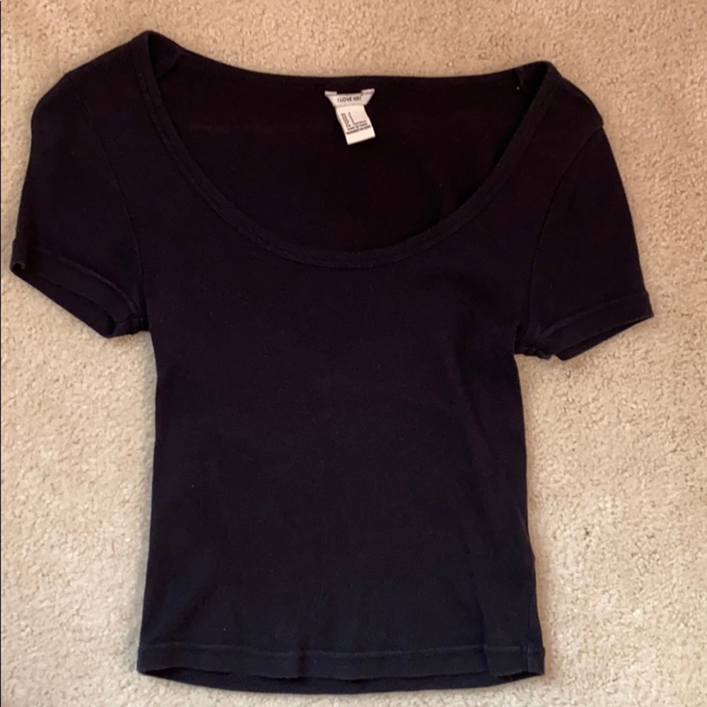 *4/$24* F21 Basic Black Tee - Picture 2 of 4